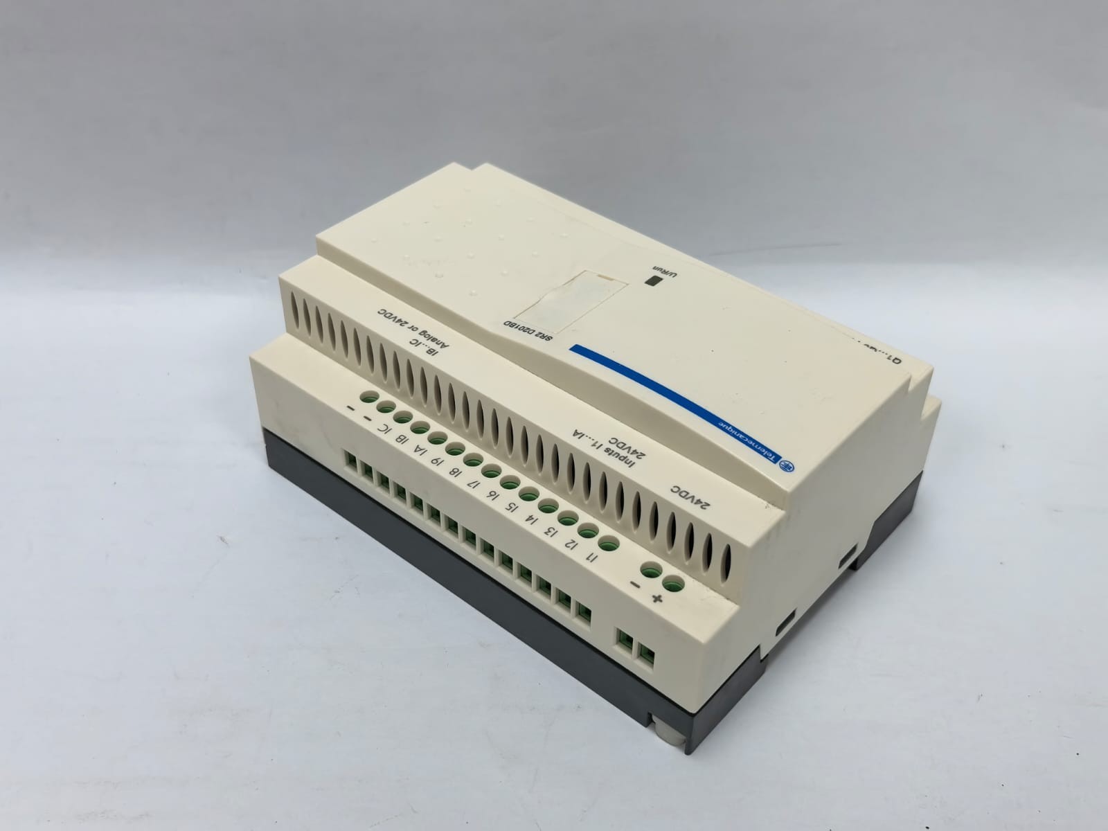 Telemecanique SR2 D201BD TELEMECANIQUE SR2 D201BD BASIC SMART RELAY 10