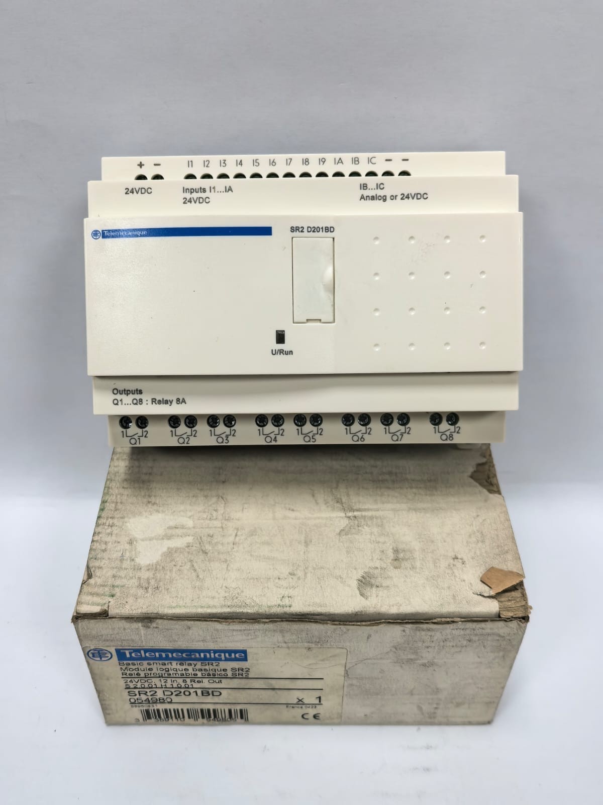 Telemecanique SR2 D201BD TELEMECANIQUE SR2 D201BD BASIC SMART RELAY 1