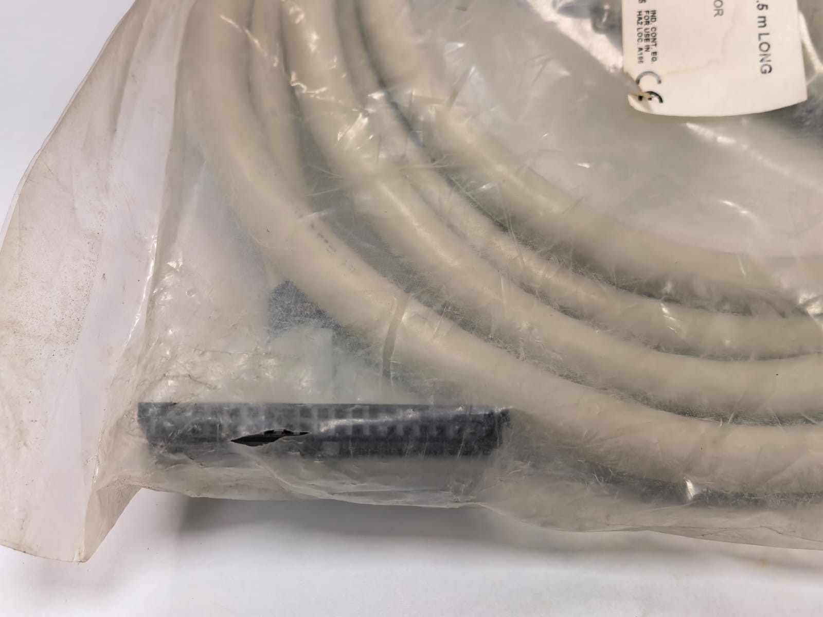 Allen-Bradley 216340 ALLEN-BRADLEY 1492-CABLE025Y PRE-WIRED CABLE FOR 1756 DIGITAL I/O PN.216340 3