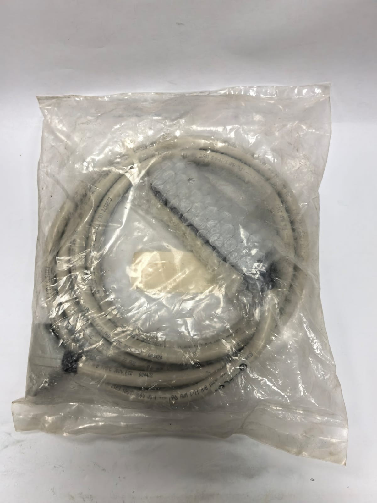 Allen-Bradley 216340 ALLEN-BRADLEY 1492-CABLE025Y PRE-WIRED CABLE FOR 1756 DIGITAL I/O PN.216340 5