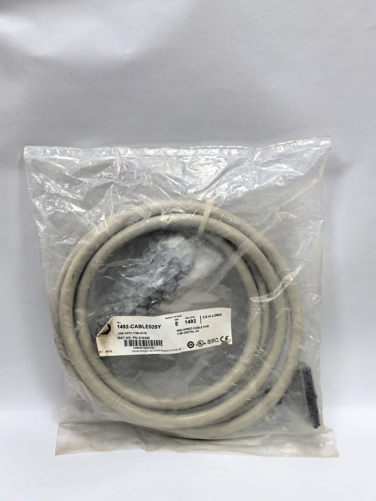 Allen-Bradley 216340 ALLEN-BRADLEY 1492-CABLE025Y PRE-WIRED CABLE FOR 1756 DIGITAL I/O PN.216340 1