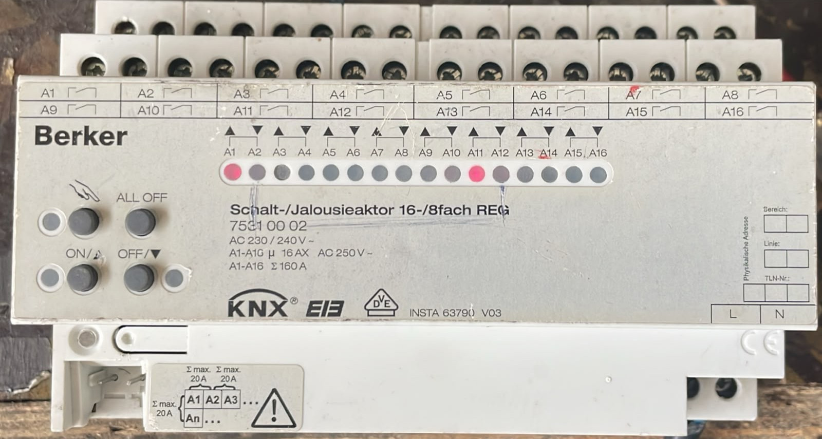 BERKER 75310002 BERKER 75310002 SCHALT/JALOUSIEKTOR 16/8FACH REG 1