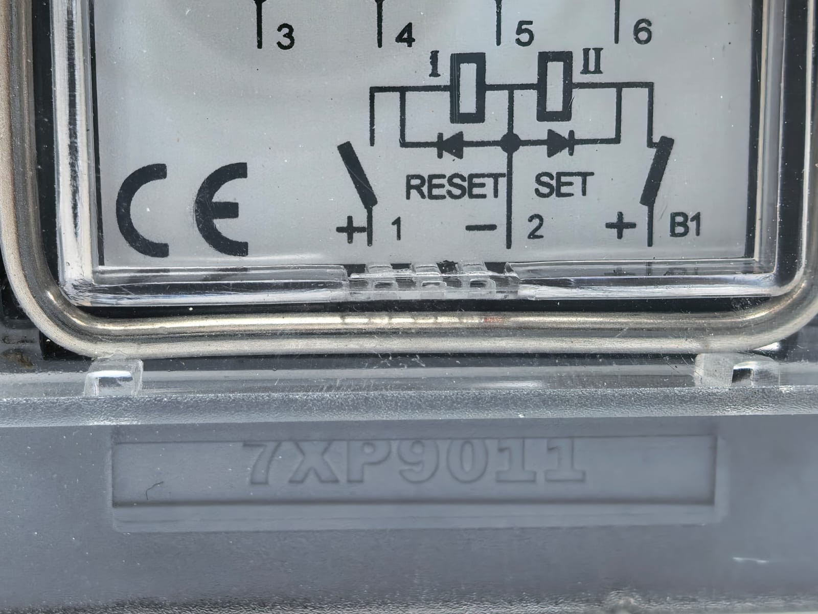 Siemens 7PA2331 SIEMENS 7PA2331 LOCKOUT RELAY 110VDC WITH 7XP9011 SOCKET 4