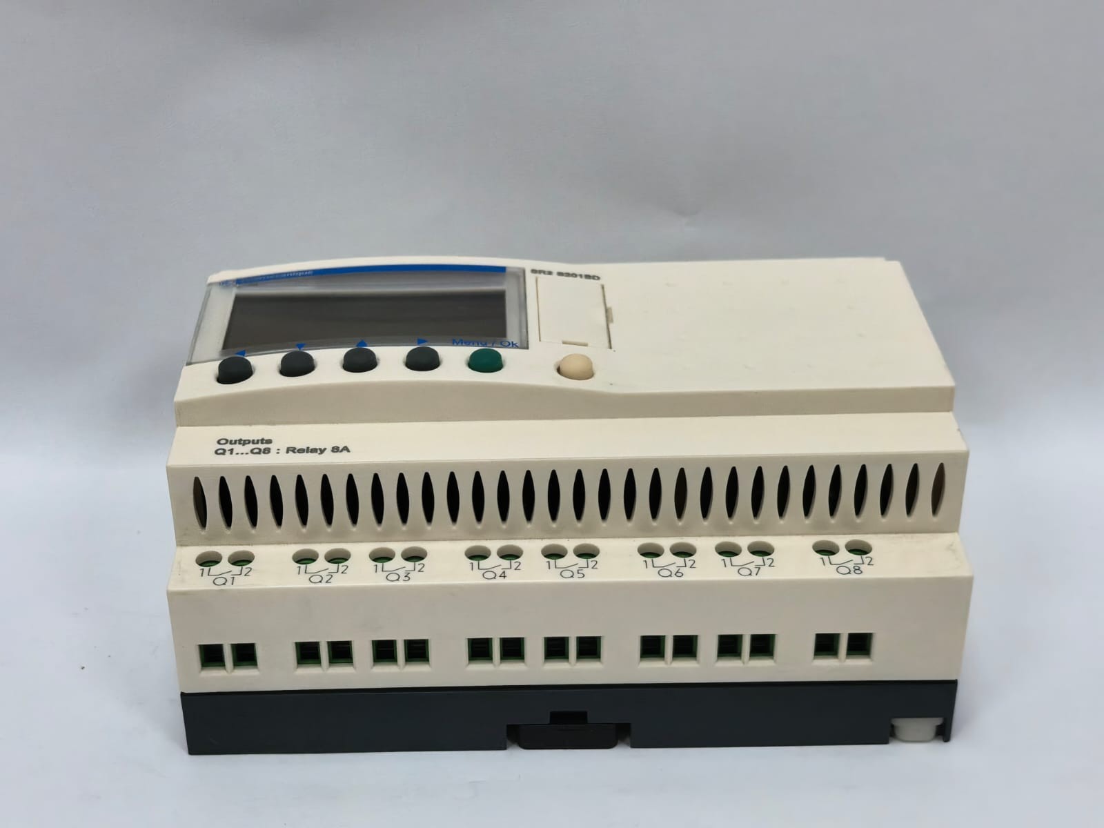 Telemecanique SR2 201BD TELEMECANIQUE SR2 B201BD COMPACT SMART RELAY 8