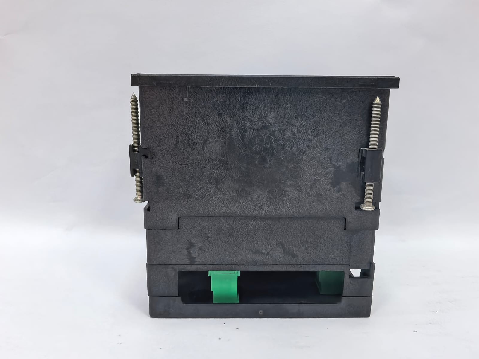 ISKRA MC 330 ISKRA MC 330 DIGITAL PANEL-MOUNTED MULTIMETER 8
