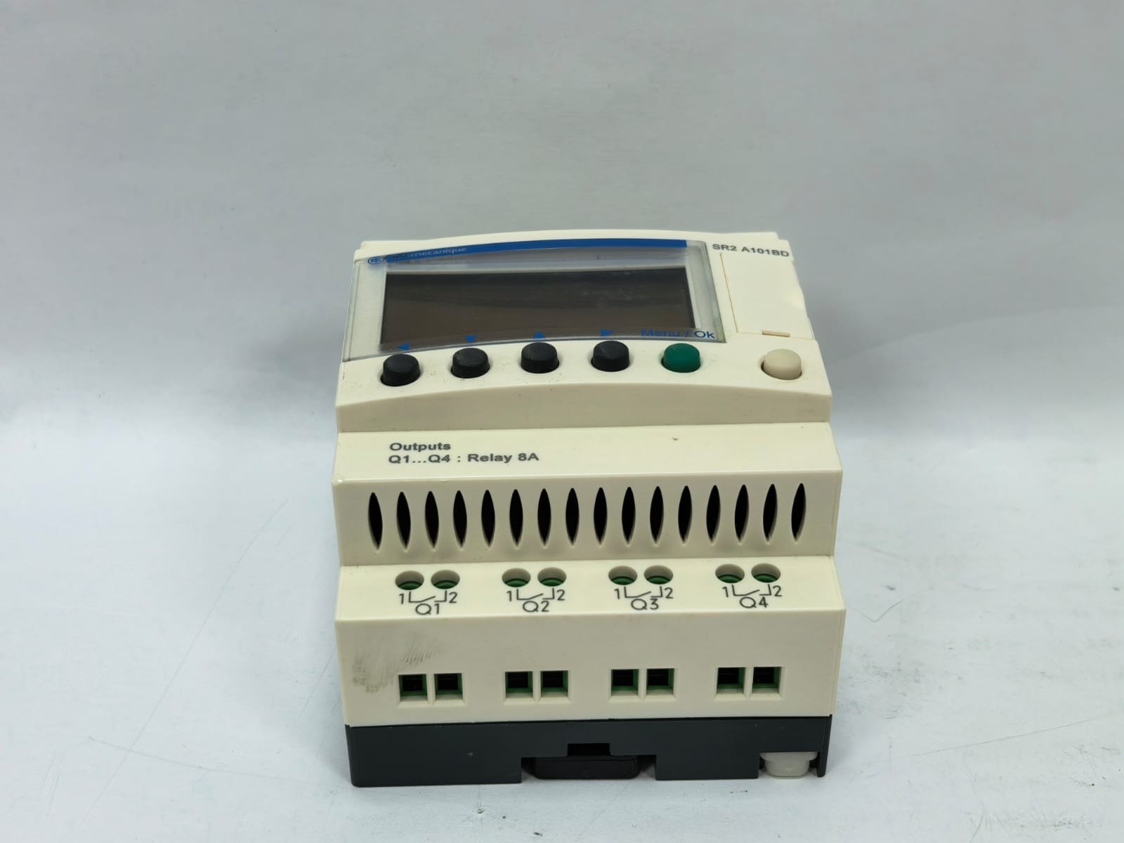 Telemecanique SR2 A101BD TELEMECANIQUE SR2 A101BD SMART RELAY 6