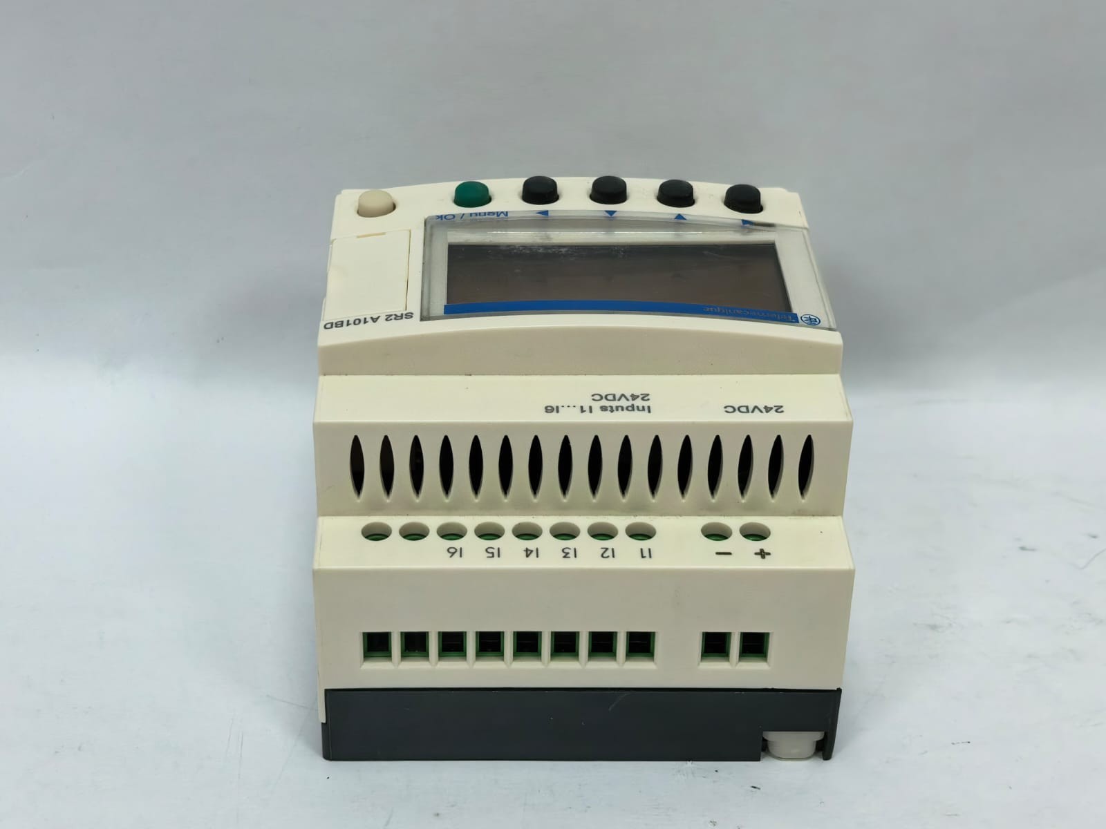 Telemecanique SR2 A101BD TELEMECANIQUE SR2 A101BD SMART RELAY 8
