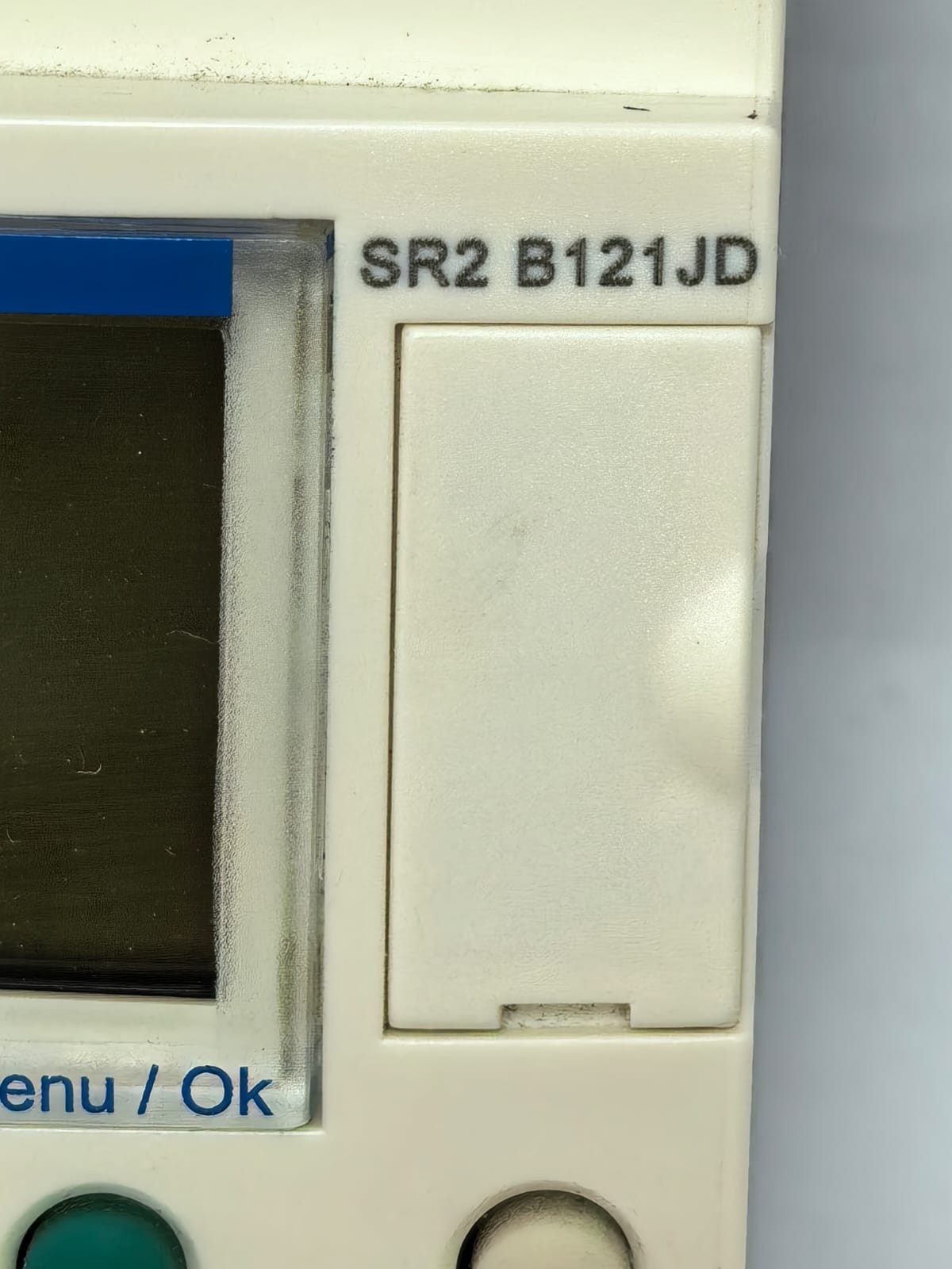 Telemecanique SR2 B121JD TELEMECANIQUE SR2 B121JD COMPACT SMART RELAY 3