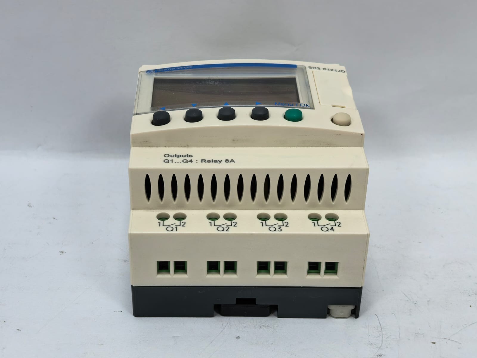 Telemecanique SR2 B121JD TELEMECANIQUE SR2 B121JD COMPACT SMART RELAY 7