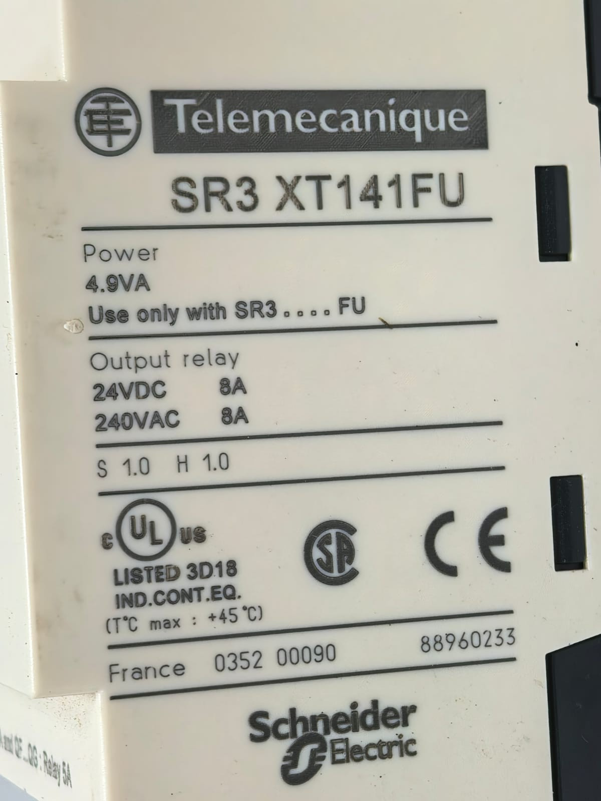Telemecanique SR3 XT141FU TELEMECANIQUE SR3 XT141FU EXPANSION MODULE 3