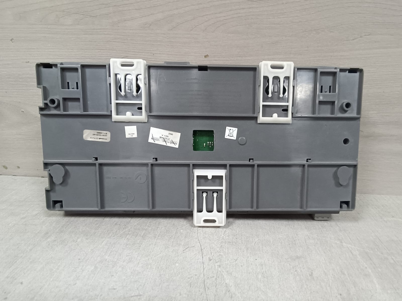 Johnson Controls MS-NAE4520-2 Johnson Controls MS-NAE4520-2 Metasys Network Automation Engine Control 5