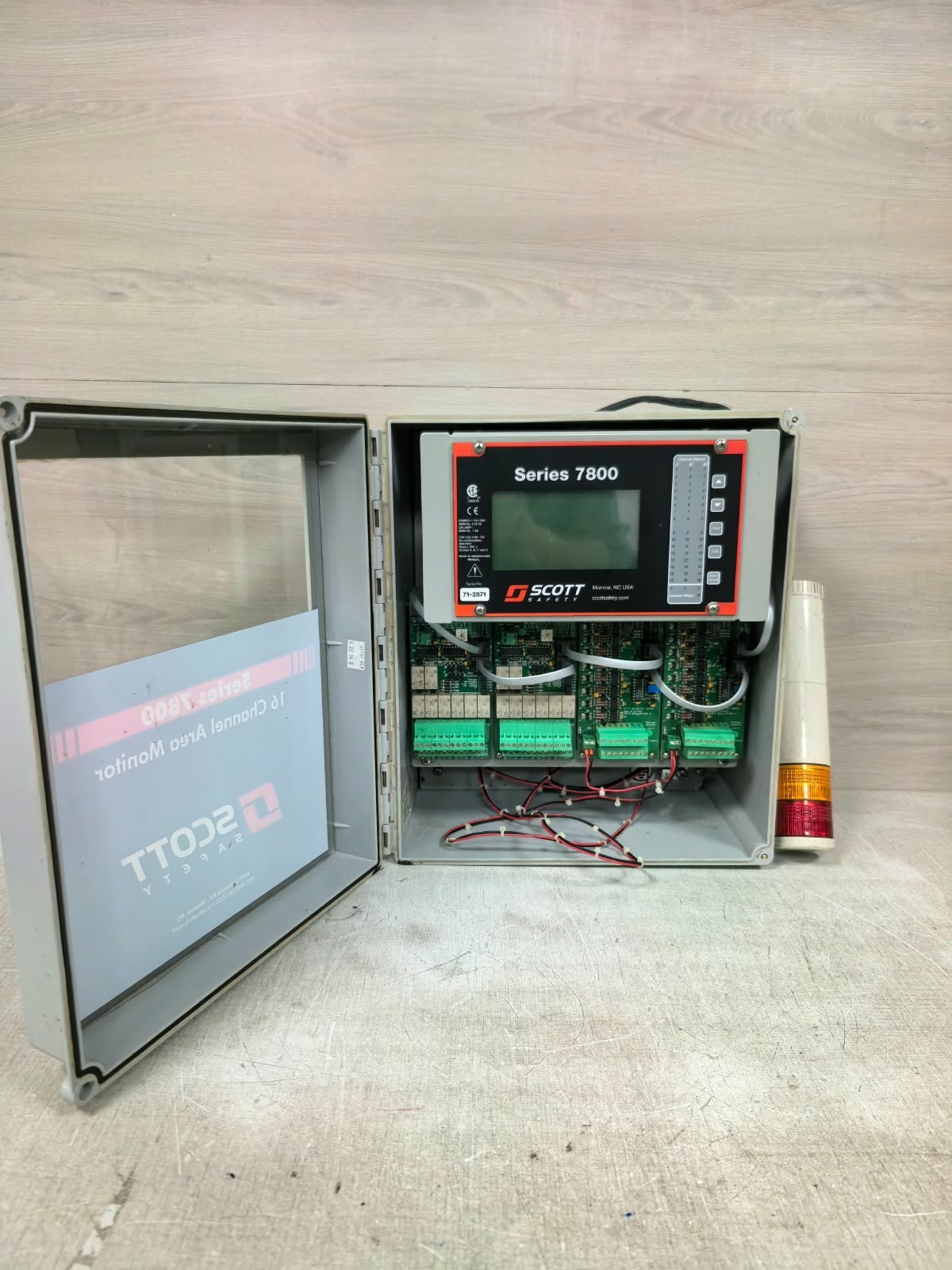 Scott Safety SERIES 7800 SCOTT SAFETY SERIES 7800 16-CHANNEL AREA MONITOR 110-120V 4