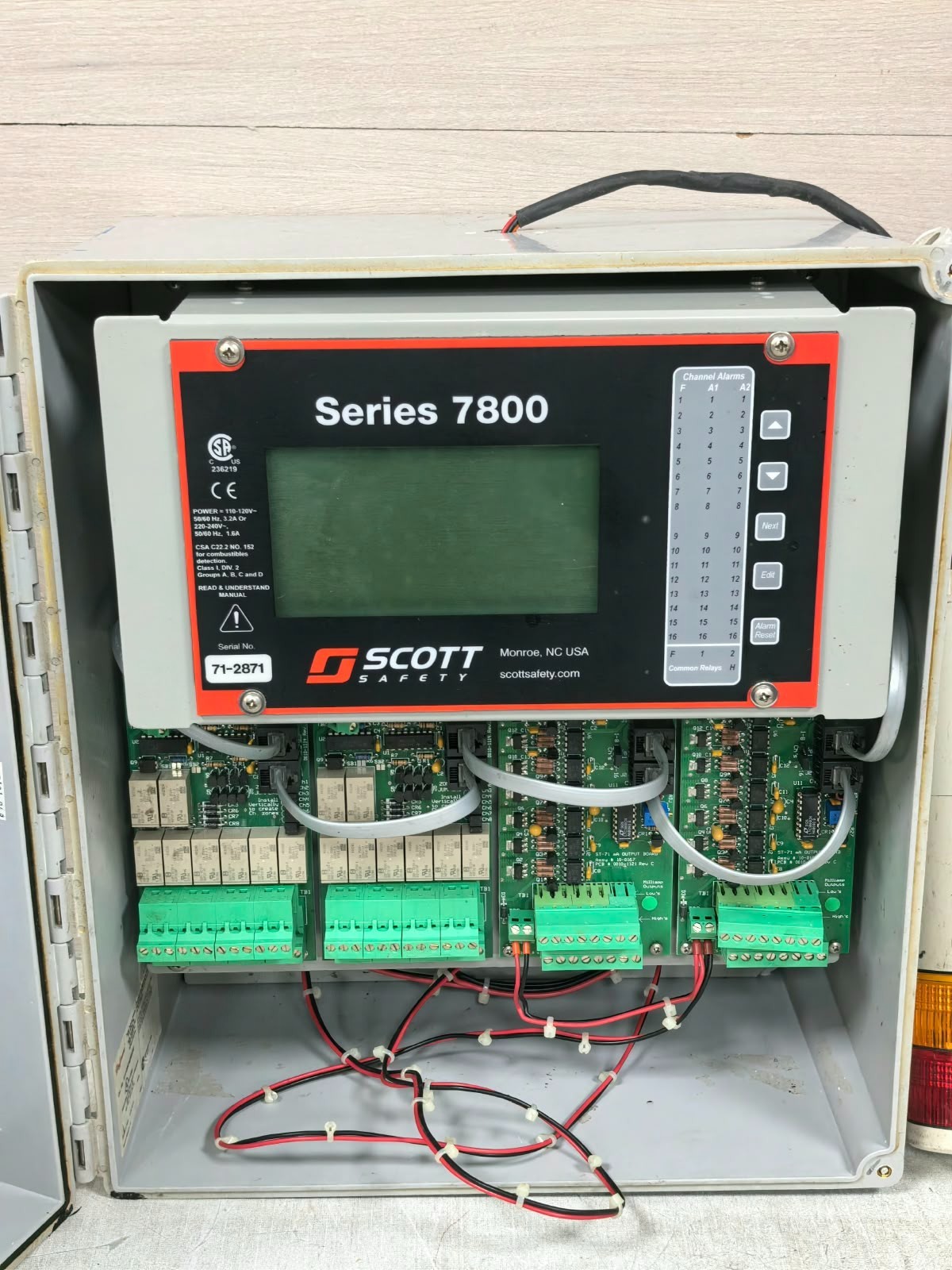 Scott Safety SERIES 7800 SCOTT SAFETY SERIES 7800 16-CHANNEL AREA MONITOR 110-120V 5