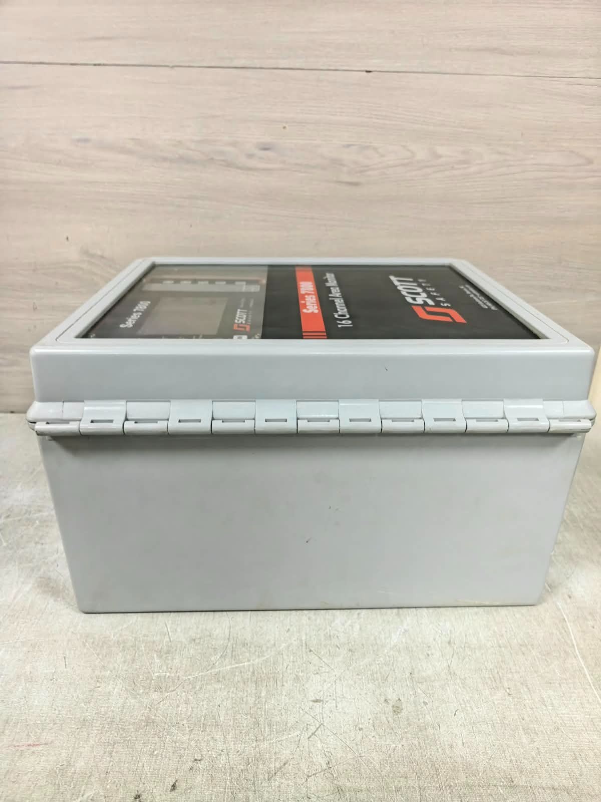 Scott Safety SERIES 7800 SCOTT SAFETY SERIES 7800 16-CHANNEL AREA MONITOR 110-120V 7