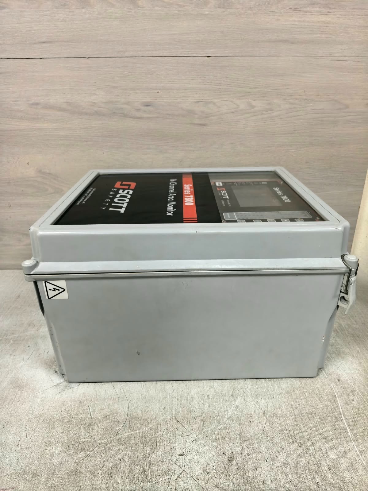 Scott Safety SERIES 7800 SCOTT SAFETY SERIES 7800 16-CHANNEL AREA MONITOR 110-120V 9
