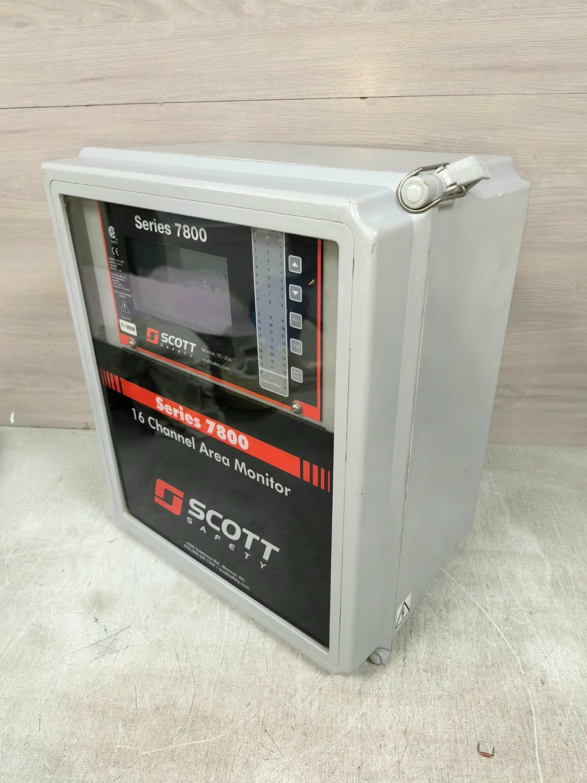 Scott Safety SERIES 7800 SCOTT SAFETY SERIES 7800 16-CHANNEL AREA MONITOR 110-120V 10