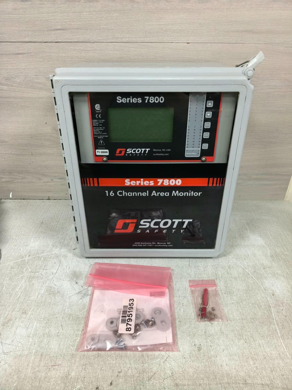 Scott Safety SERIES 7800 SCOTT SAFETY SERIES 7800 16-CHANNEL AREA MONITOR 110-120V 1