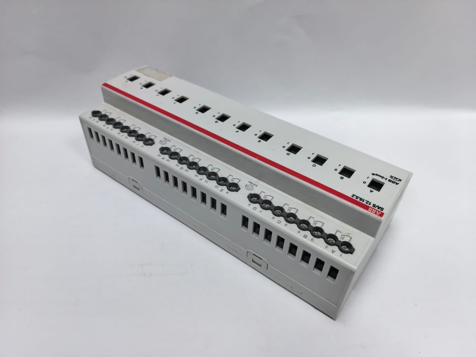 ABB 2CDG110268R0011 ABB SA/S 12.16.5.2 I-BUS KNX SWITCH ACTUATOR 2CDG110268R0011 9