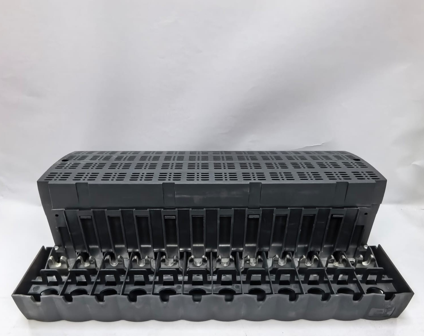 Schneider Electric LVS04403 SCHNEIDER ELECTRIC LVS04403 LINERGY FC DISTRIBUTION BLOCK 3