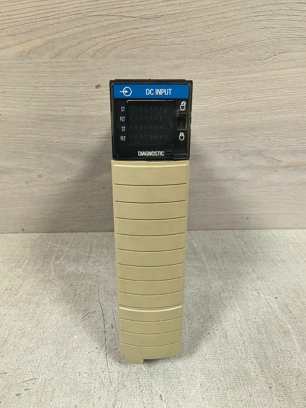 Allen-Bradley 96195075 A01 ALLEN-BRADLEY 1756-IB16D/A 96195075 A01 CONTROLLOGIX DC DIAG INPUT 16PT 24VDC 1