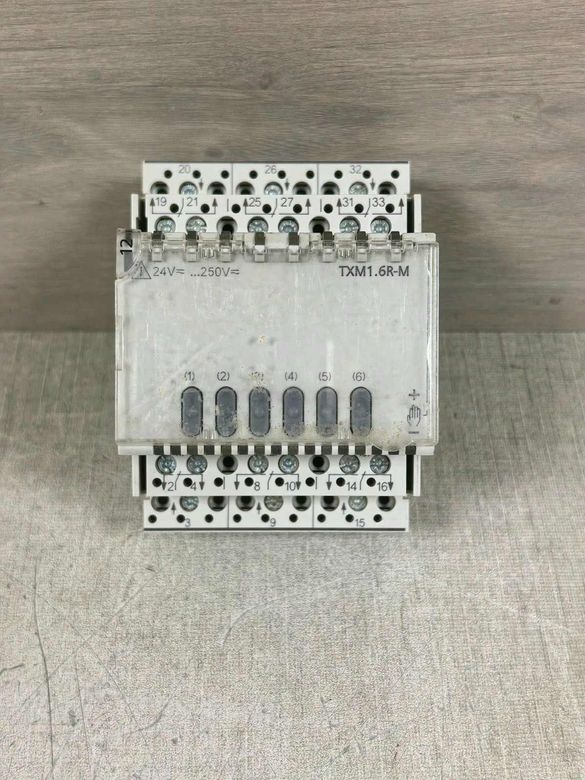 Siemens TXM1.6R-M SIEMENS TXM1.6R-M 6 CHANNEL OUTPUT MODULE 24V 2