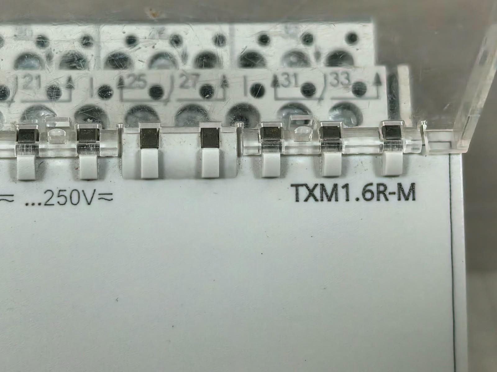 Siemens TXM1.6R-M SIEMENS TXM1.6R-M 6 CHANNEL OUTPUT MODULE 24V 3