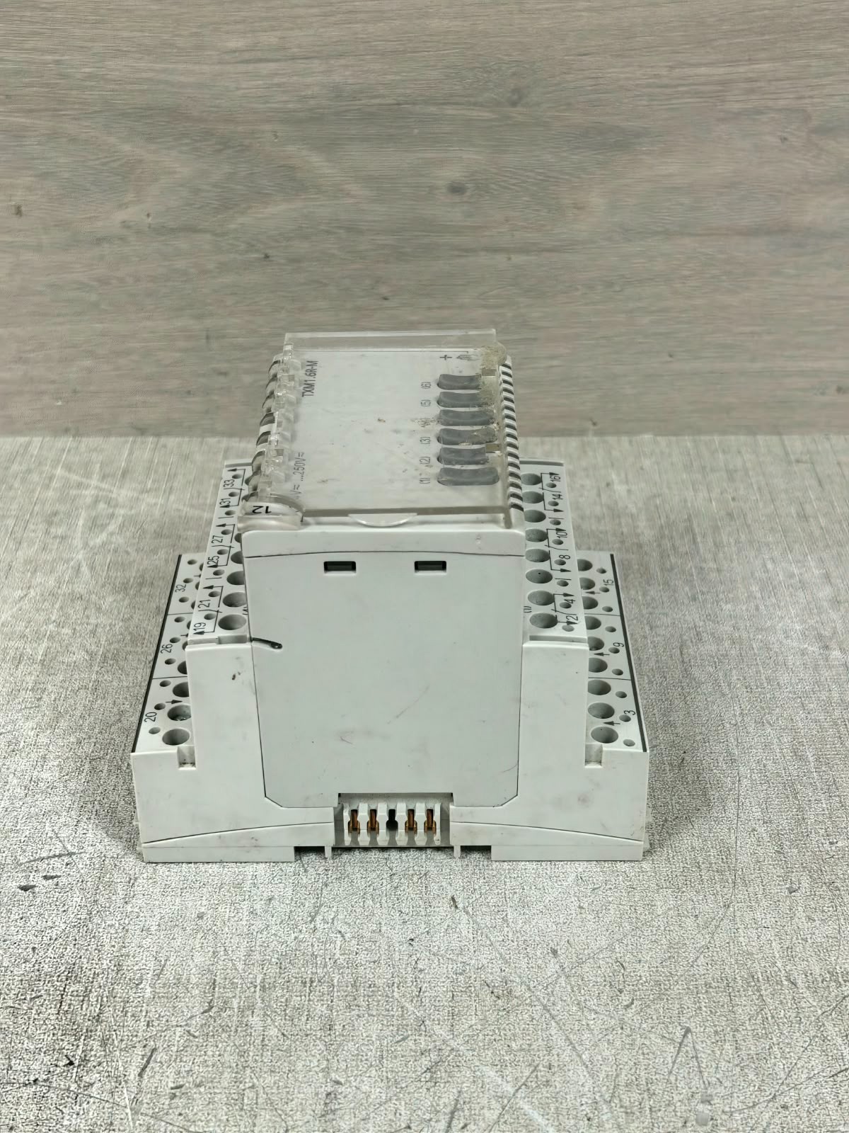 Siemens TXM1.6R-M SIEMENS TXM1.6R-M 6 CHANNEL OUTPUT MODULE 24V 7