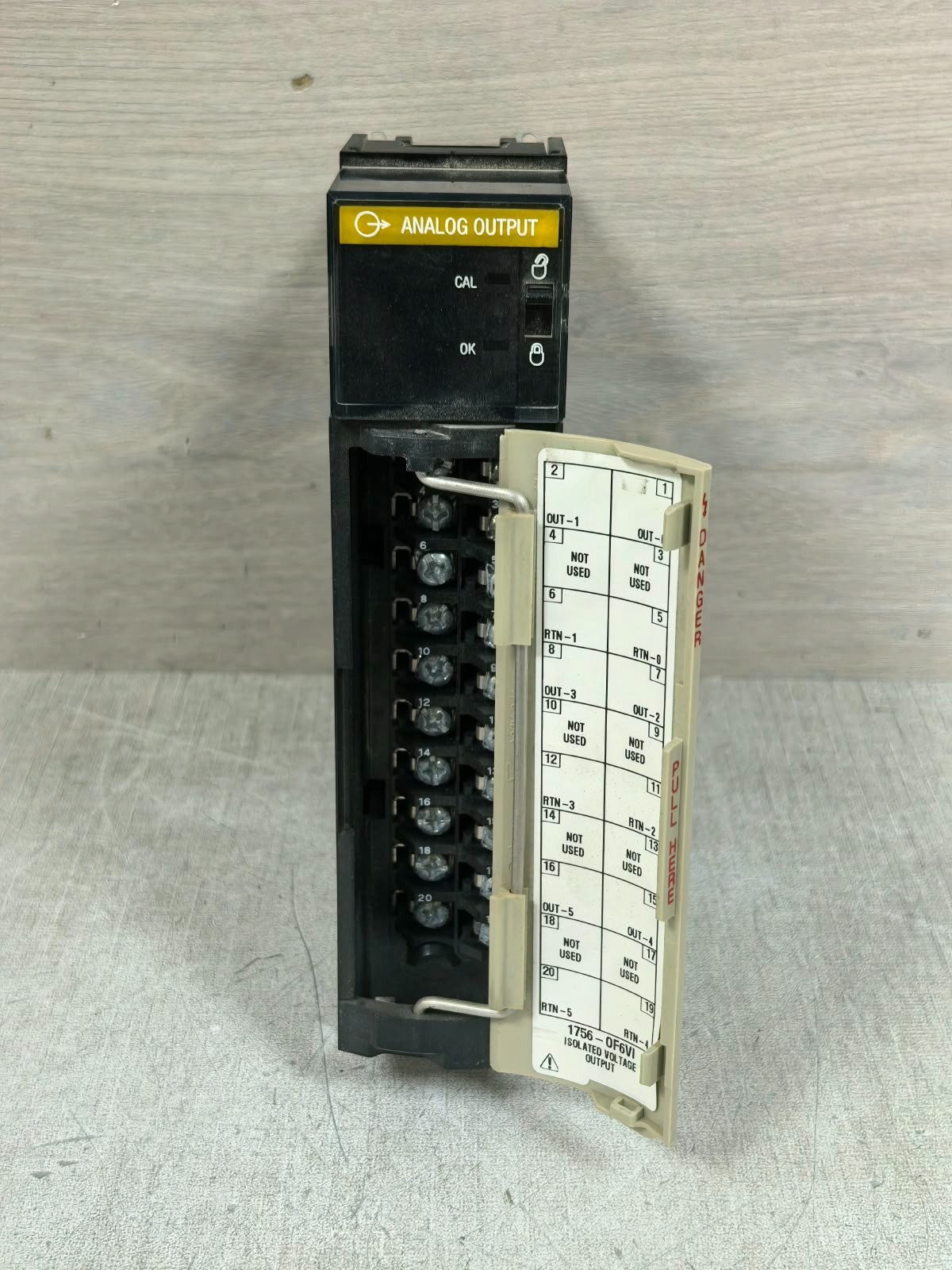 Allen-Bradley 96187076 A01 ALLEN-BRADLEY 1756-OF6VI/A 96187076 A01 ANALOG ISOLATED INPUT 1
