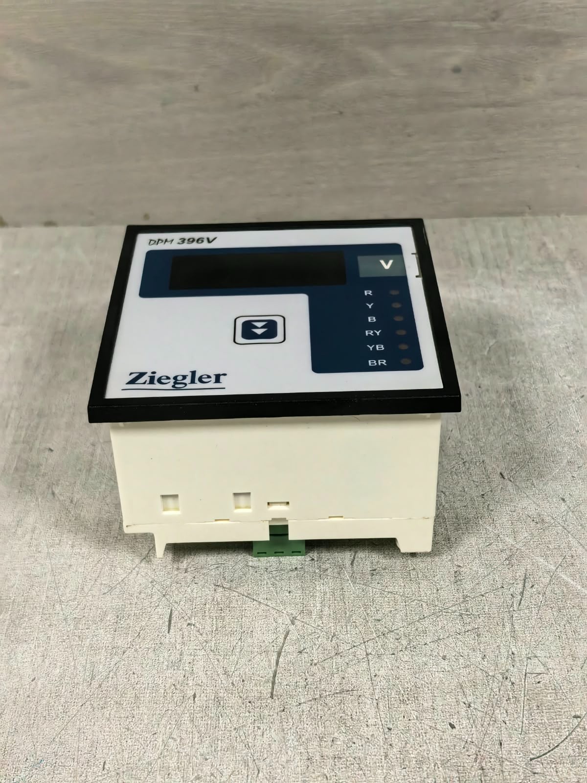 ZEIGLER DPM396V ZIEGLER DPM396V VOLTMETER 415V 230VAC 8
