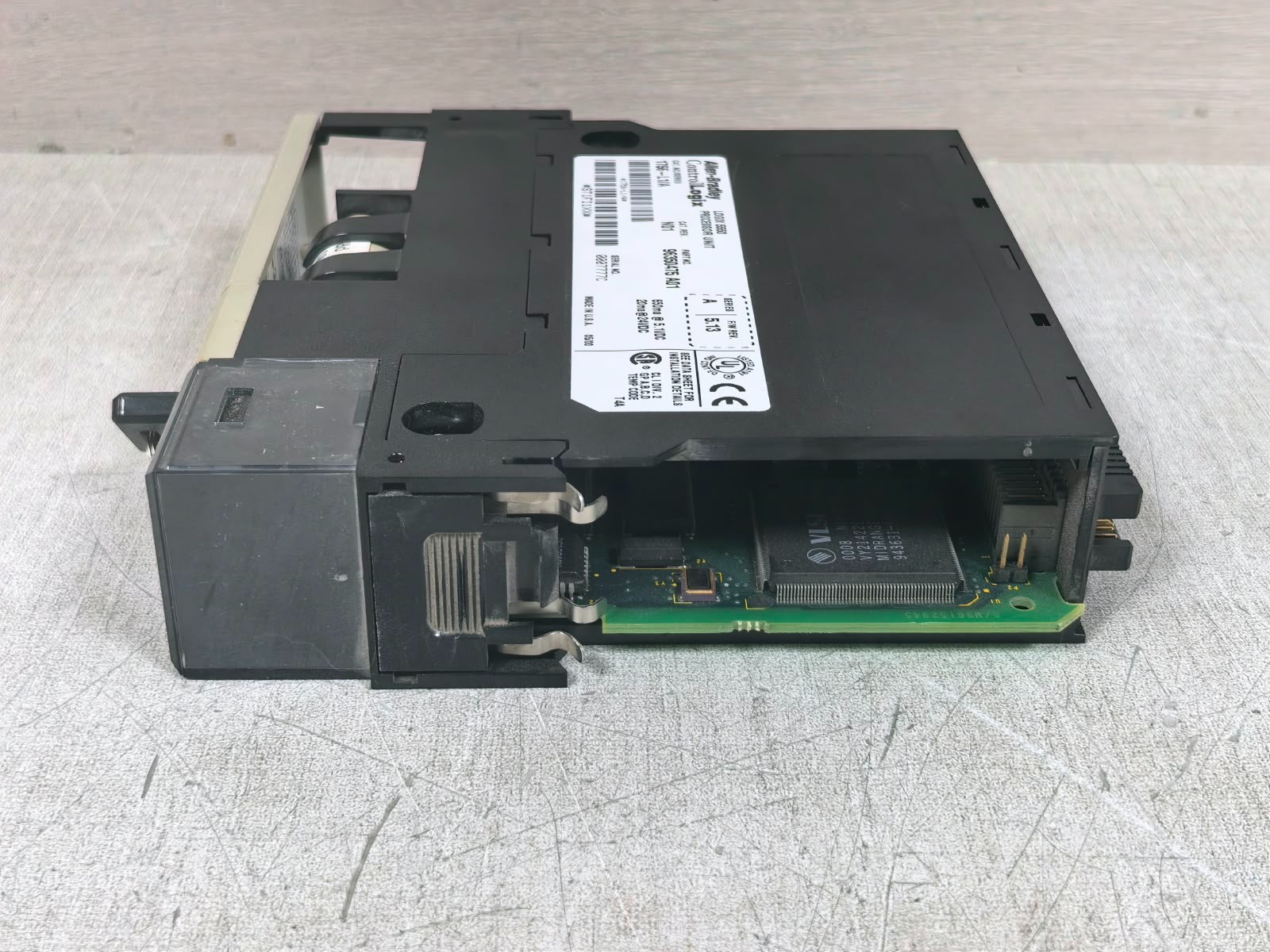 Allen-Bradley 1756-L1/A 96350475 A01 ALLEN BRADLEY 1756-L1/A 96350475 A01 LOGIX 5550 PROCESSOR UNIT 24VDC 6