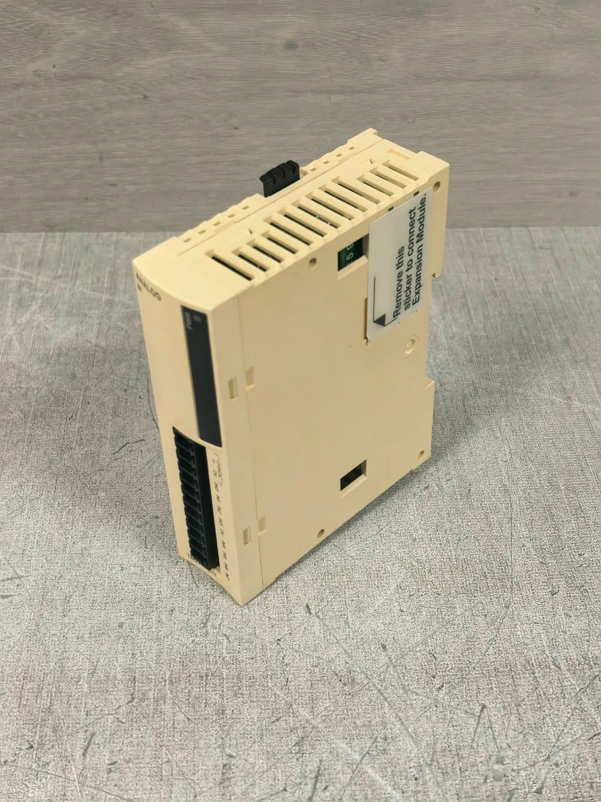 Schneider Electric TM2AMI8HT SCHNEIDER ELECTRIC TM2AMI8HT MODICON 8 INPUTS ANALOG INPUT MODULE 24VDC 4