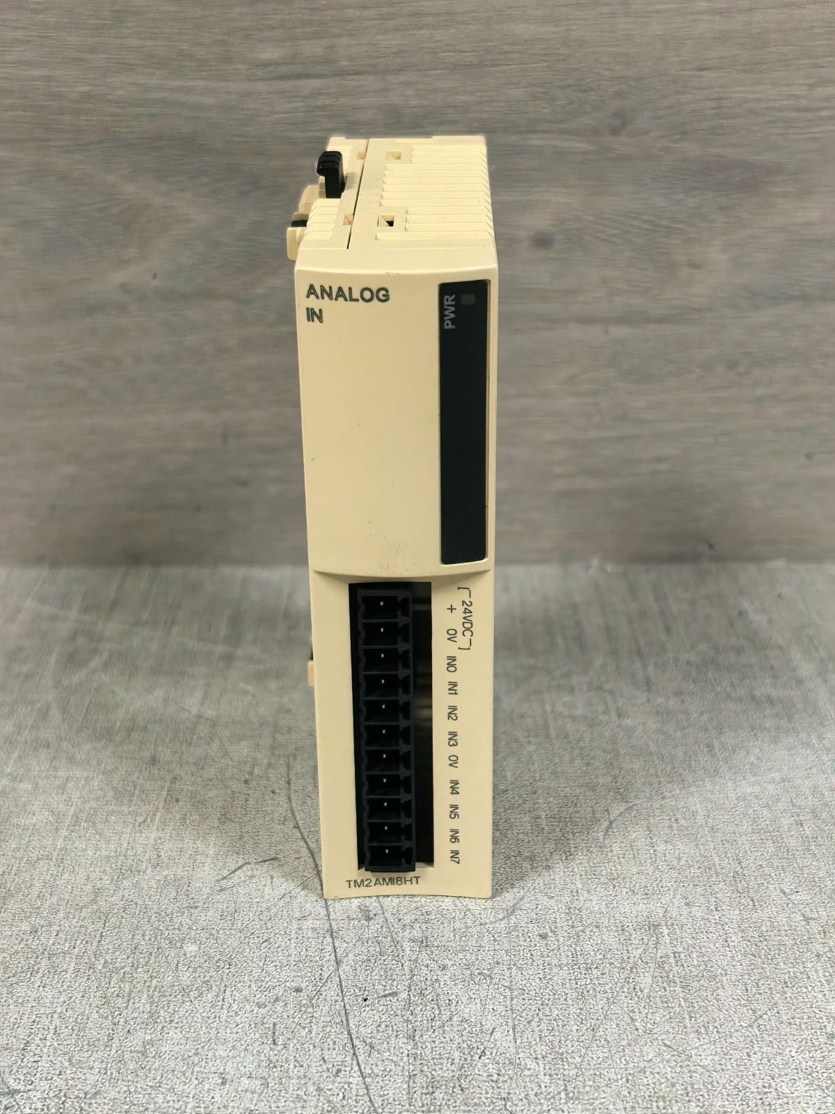 Schneider Electric TM2AMI8HT SCHNEIDER ELECTRIC TM2AMI8HT MODICON 8 INPUTS ANALOG INPUT MODULE 24VDC 1
