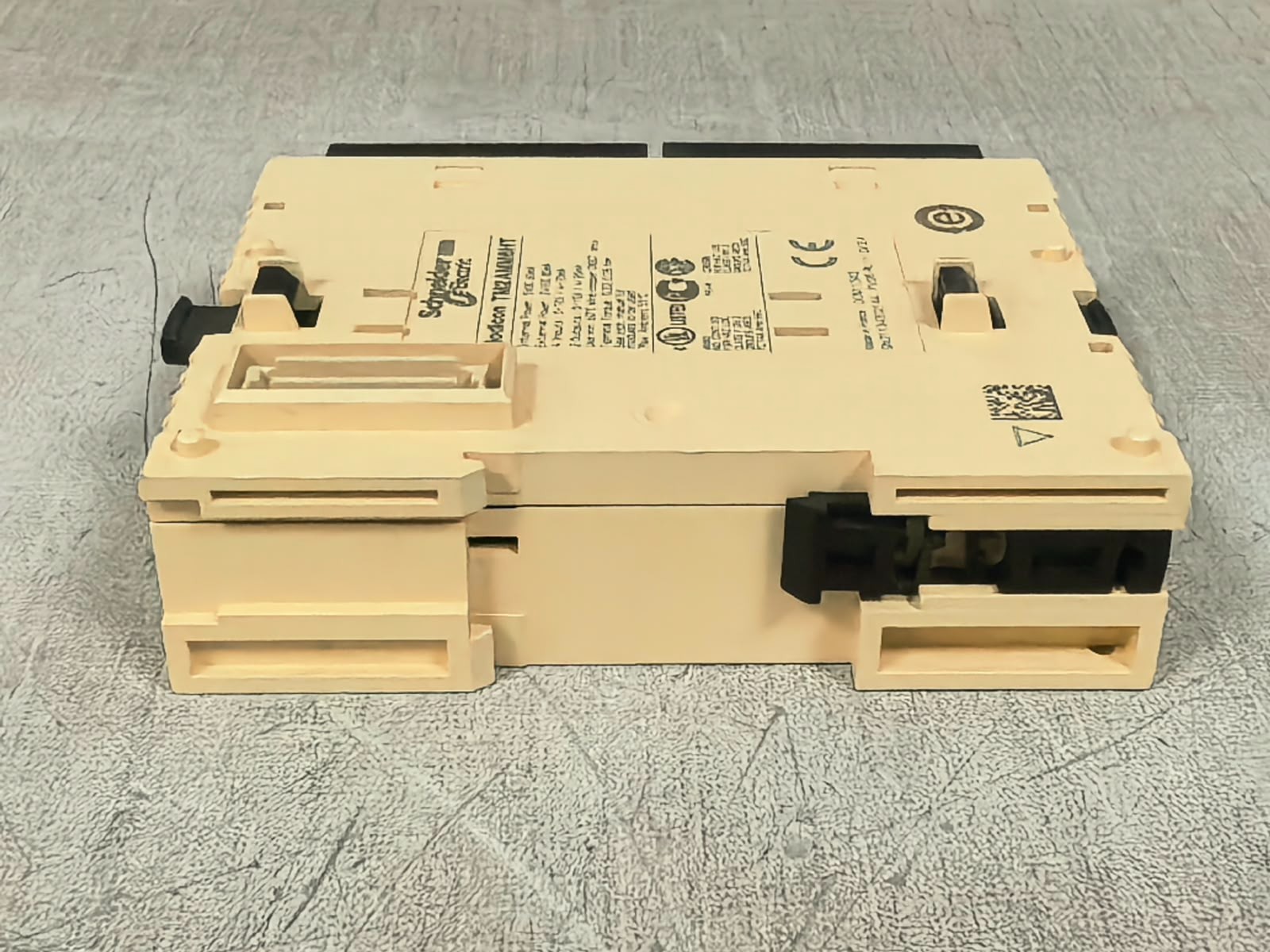 Schneider Electric TM2AMM6HT SCHNEIDER ELECTRIC MODICON TM2AMM6HT ANALOG INPUT/ OUTPUT EXPANSION MODULE 24VDC 9