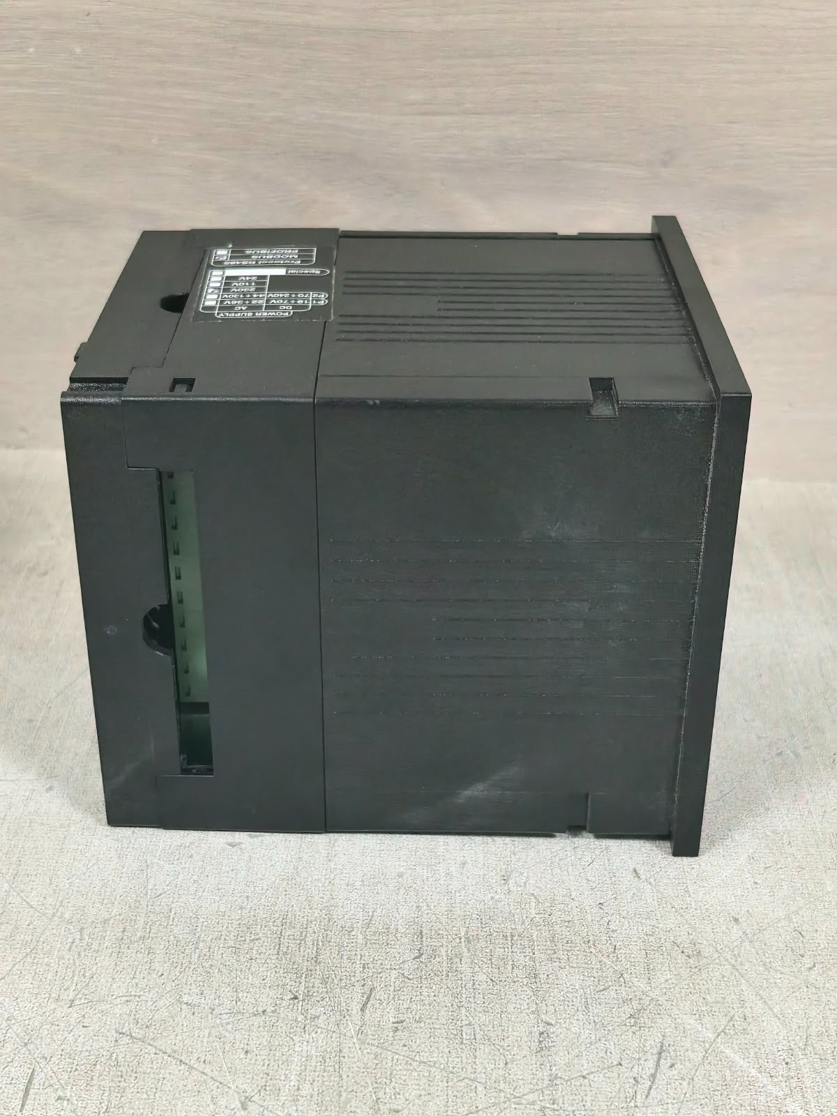 REVALCO 2RAE96L4C485 REVALCO 2RAE96L4C485 THREE-PHASE MULTIFUNCTION METER 230V 10