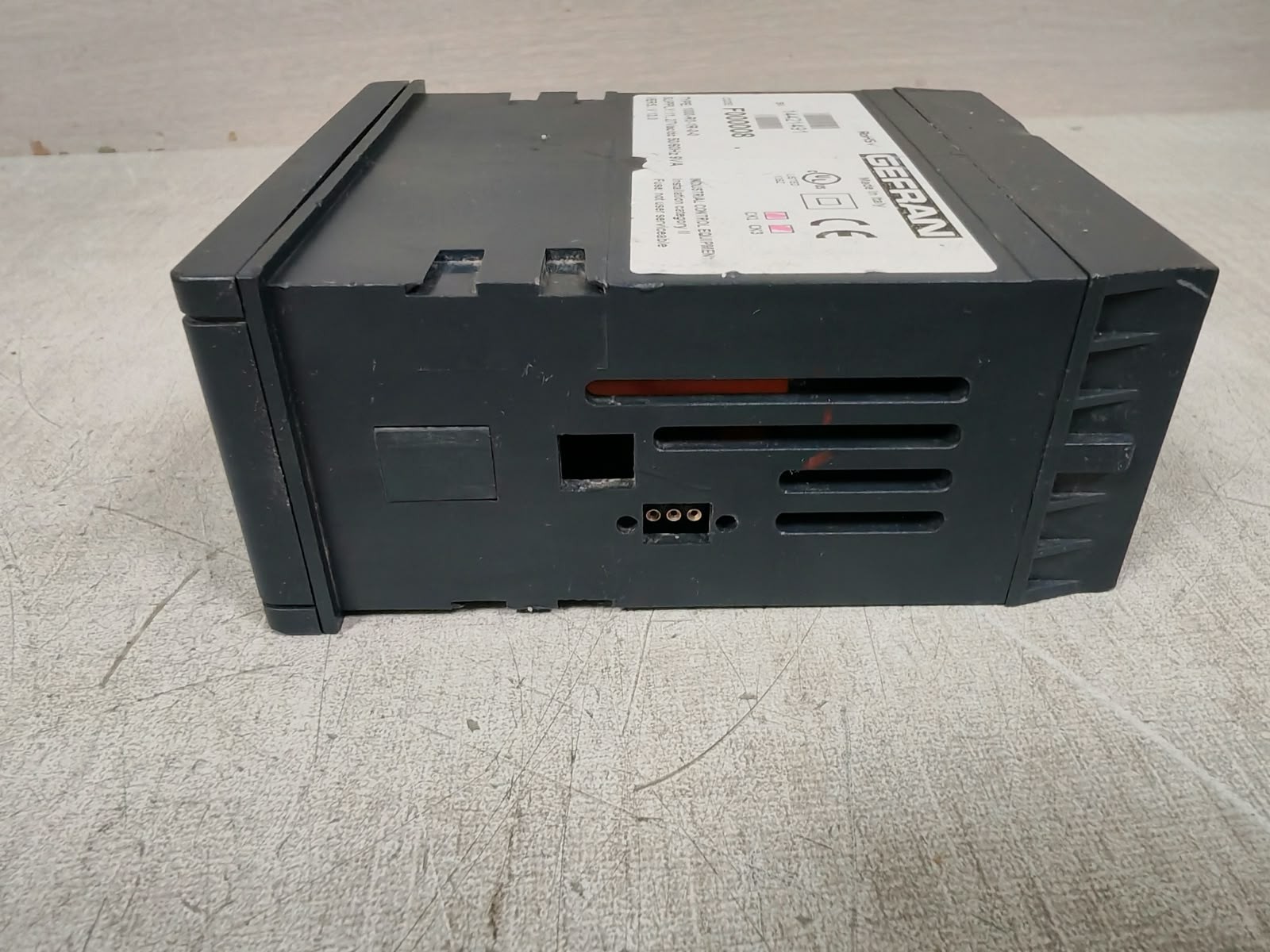 GEFRAN 1000-R0-1R-0-0 GEFRAN 1000-R0-1R-0-0 VER.13.0 11.27VAC/DC 50/60Hz 9VA TEMP.CONTROLLER 3