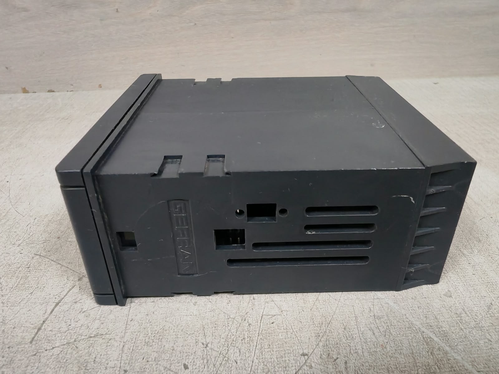GEFRAN 1000-R0-1R-0-0 GEFRAN 1000-R0-1R-0-0 VER.13.0 11.27VAC/DC 50/60Hz 9VA TEMP.CONTROLLER 6