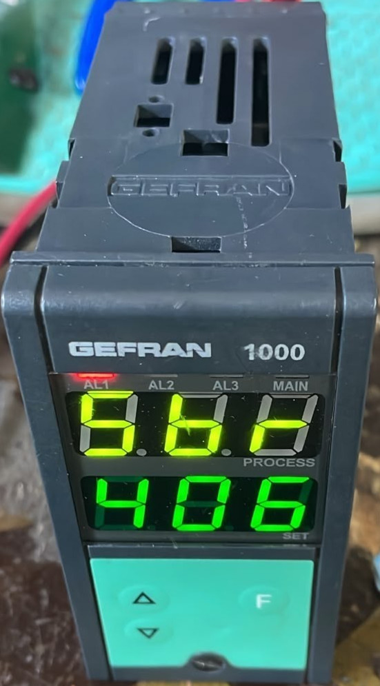 GEFRAN 1000-R0-1R-0-0 GEFRAN 1000-R0-1R-0-0 VER.13.0 11.27VAC/DC 50/60Hz 9VA TEMP.CONTROLLER 8