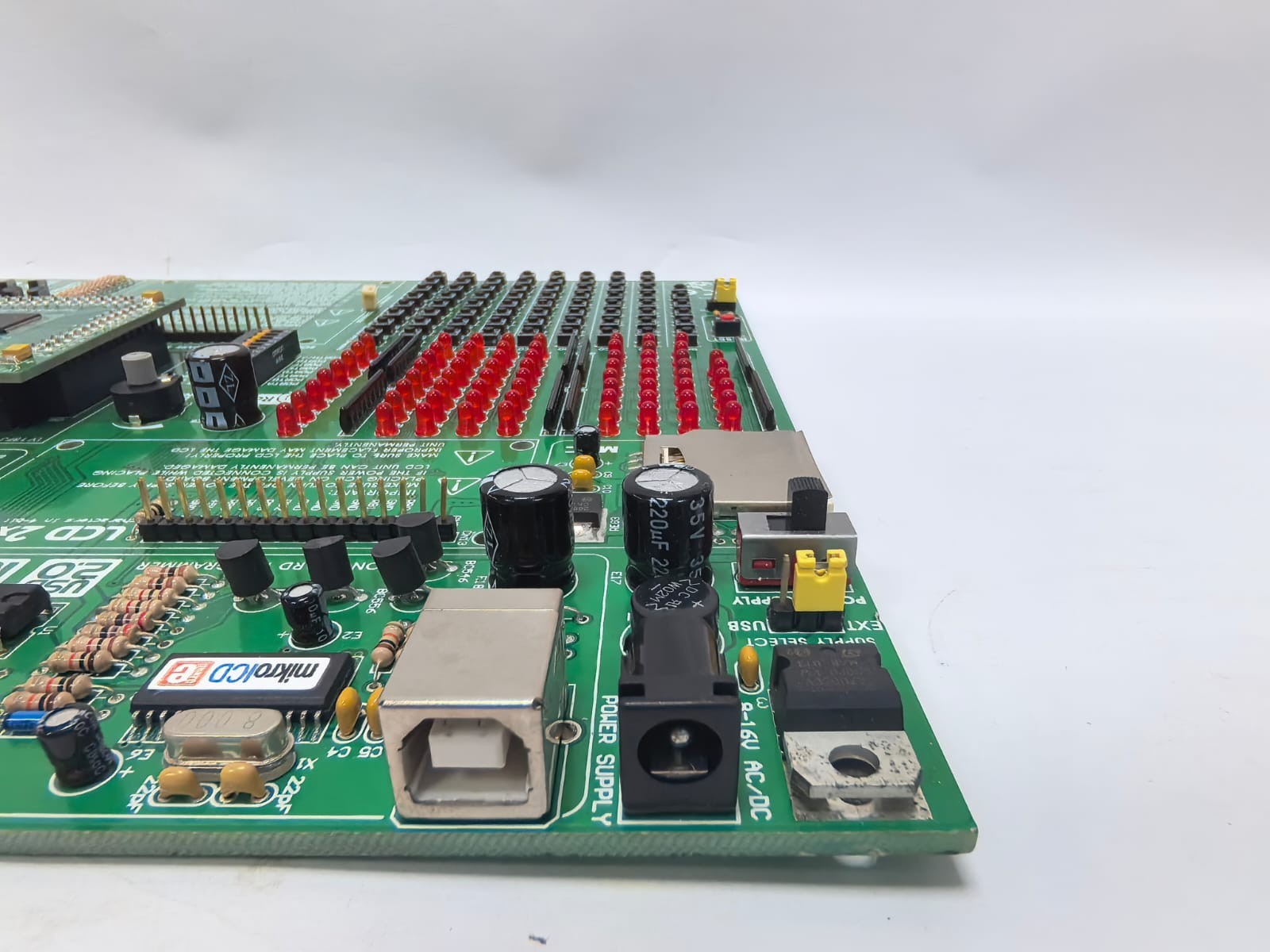 MIKROELEKTRONIKA LVI8FJ MIKROELEKTRONIKA LVI8FJ MICROCONTROLLER DEVELOPMENT SYSTEM 5