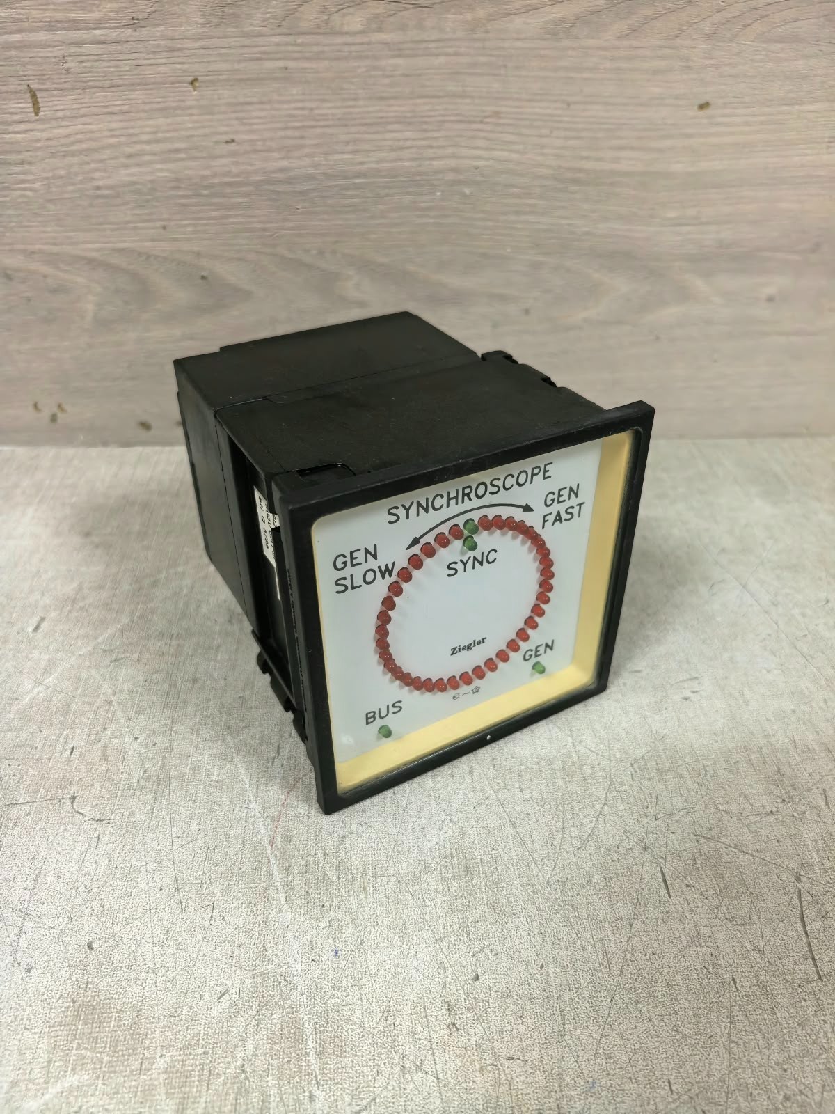 ZIEGLER SQ96 ZIEGLER SQ96 ANALOG / ELECTRONIC PANEL MOUNT-SYNCHROSCOPE 415V 3