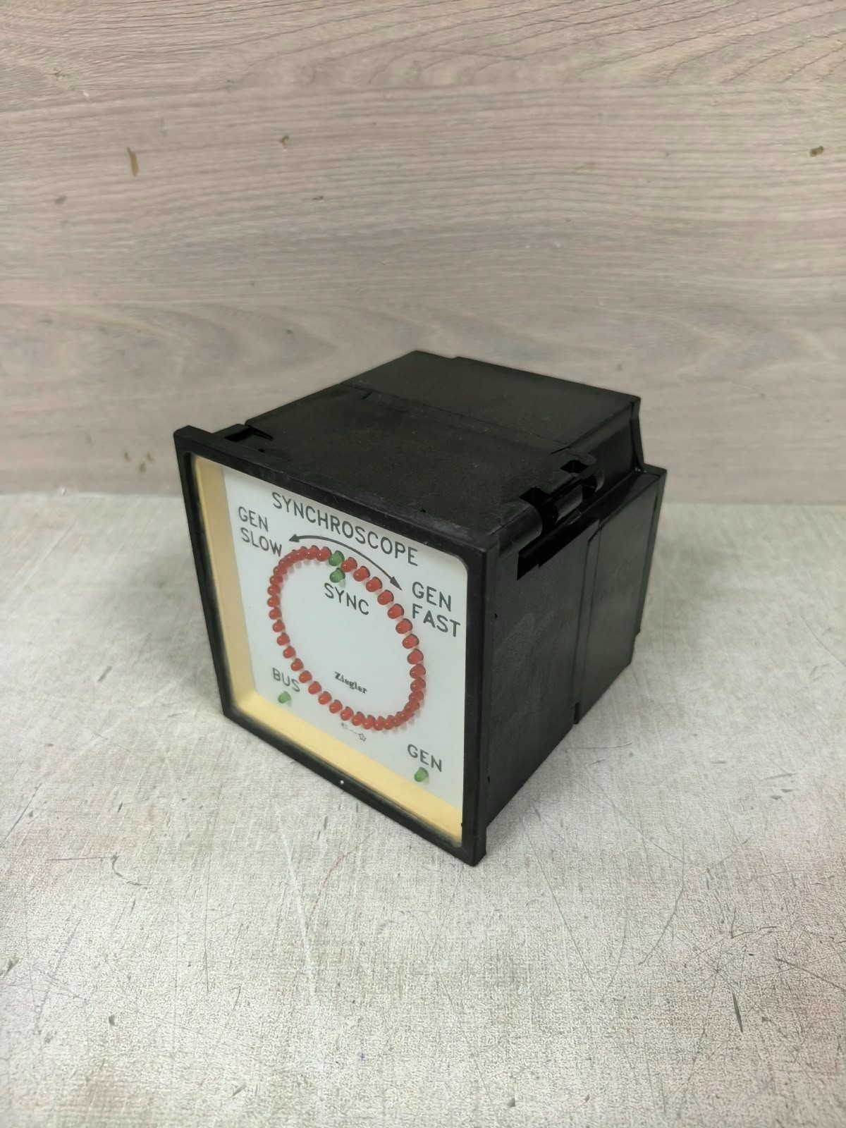 ZIEGLER SQ96 ZIEGLER SQ96 ANALOG / ELECTRONIC PANEL MOUNT-SYNCHROSCOPE 415V 4