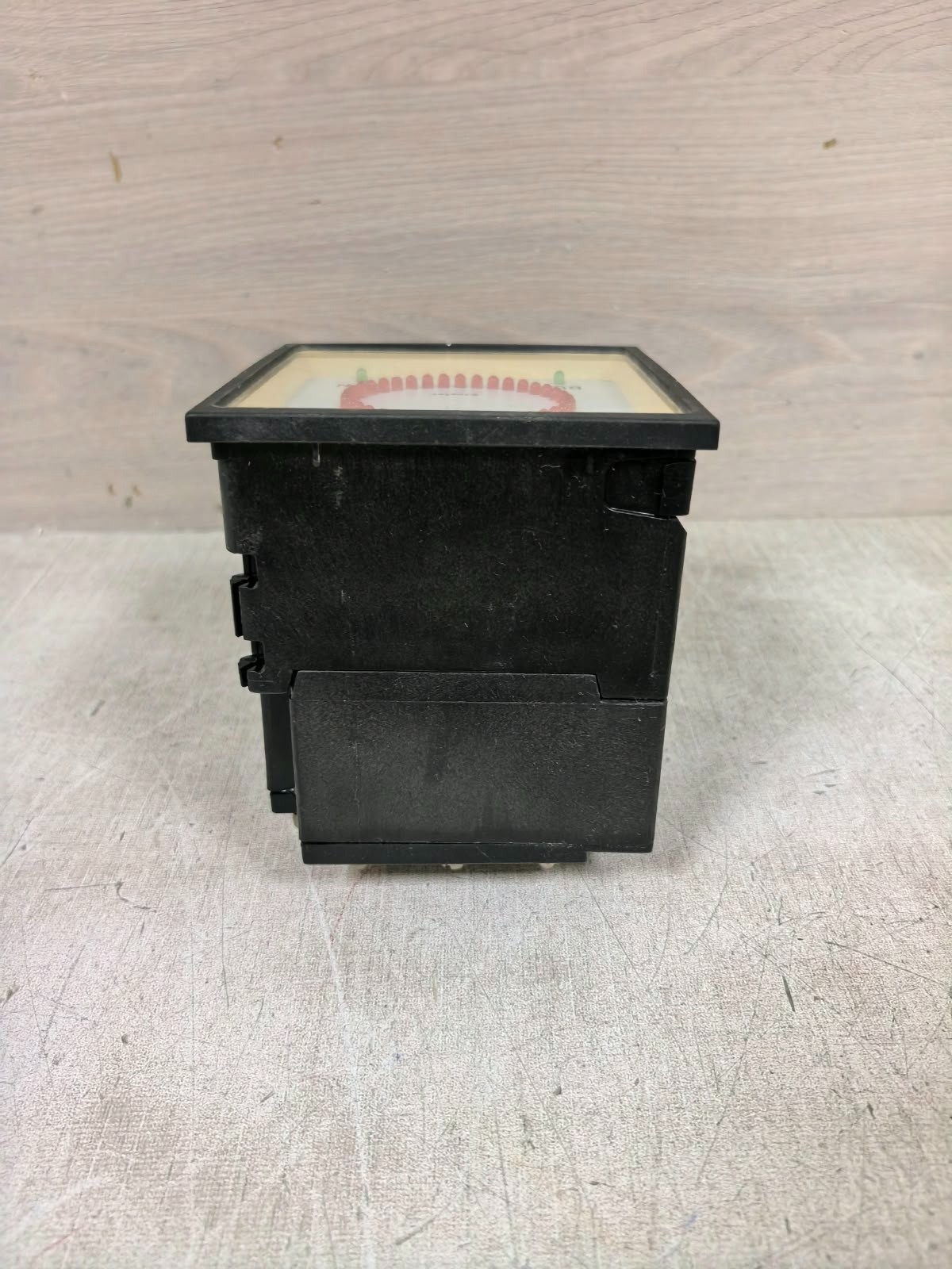 ZIEGLER SQ96 ZIEGLER SQ96 ANALOG / ELECTRONIC PANEL MOUNT-SYNCHROSCOPE 415V 10
