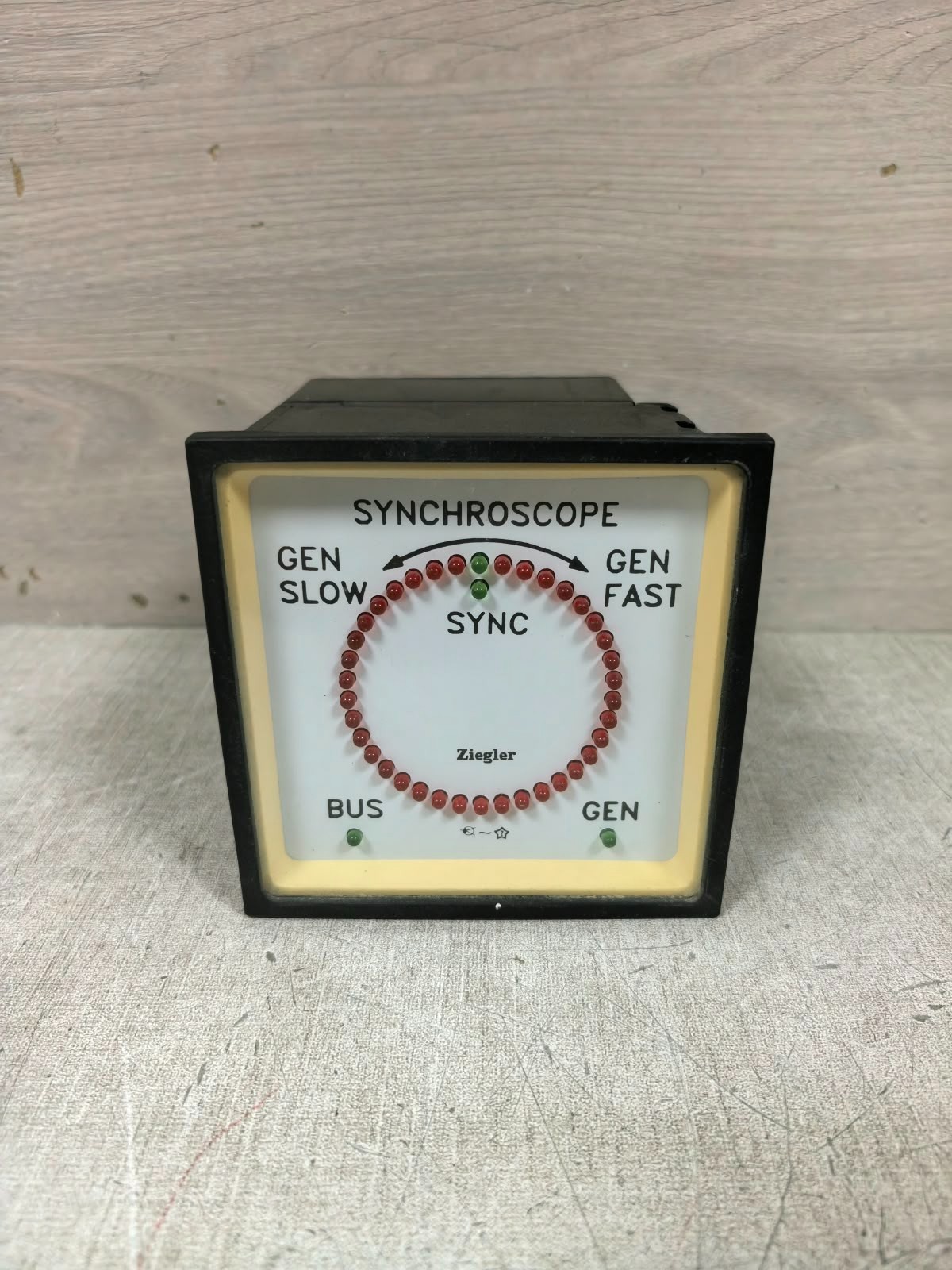 ZIEGLER SQ96 ZIEGLER SQ96 ANALOG / ELECTRONIC PANEL MOUNT-SYNCHROSCOPE 415V 1