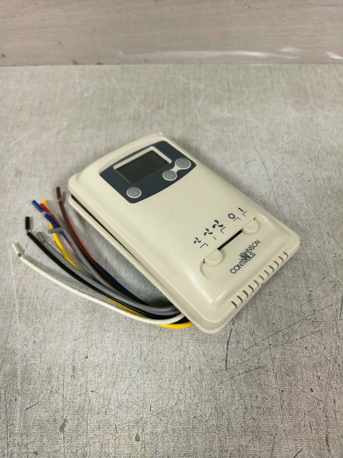 Johnson Controls T6233-V0 JOHNSON CONTROLS T6233-V0 THERMOSTAT 3