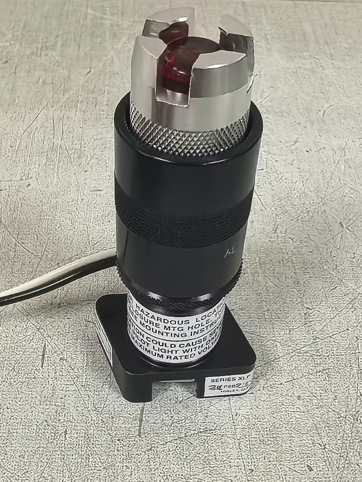 ADALET XLP RS N4 ADALET SERIES XLP RS N4 LONG SERIES EXPLOSION PROOF XLPR 24V 6