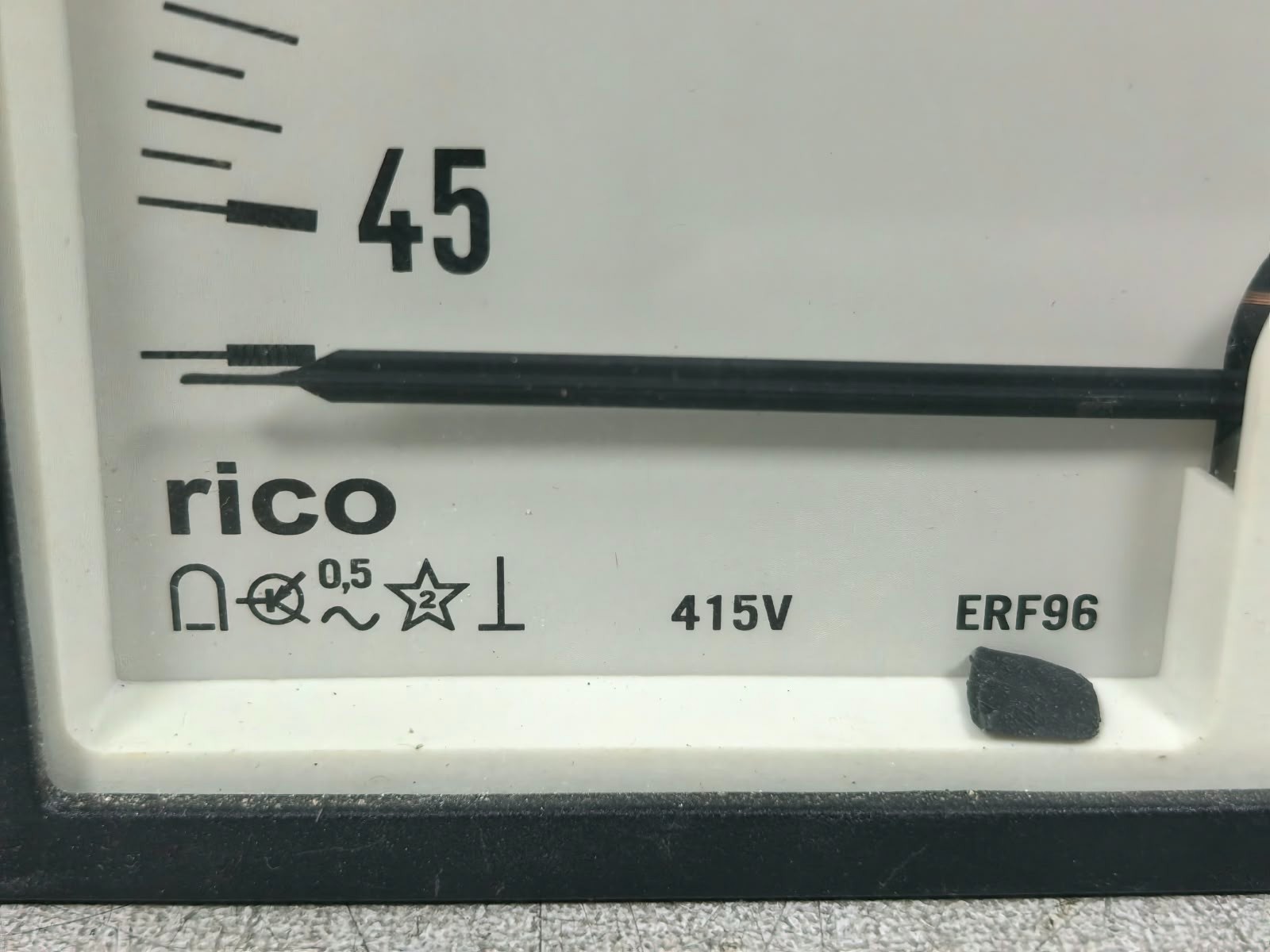 RICO ERF96 RICO ERF96 ANALOGUE FREQUENCY METER 240V 3