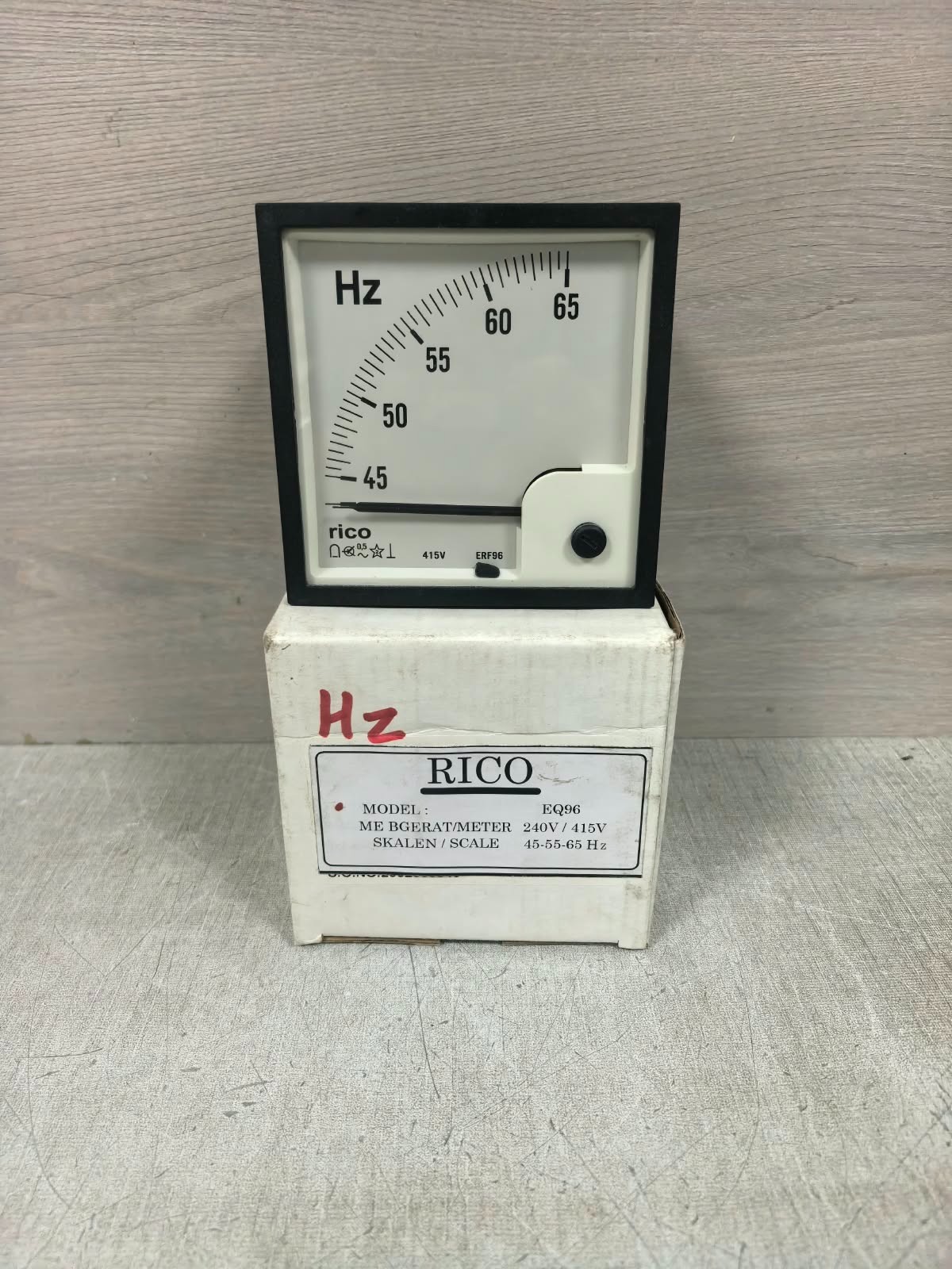 RICO ERF96 RICO ERF96 ANALOGUE FREQUENCY METER 240V 1