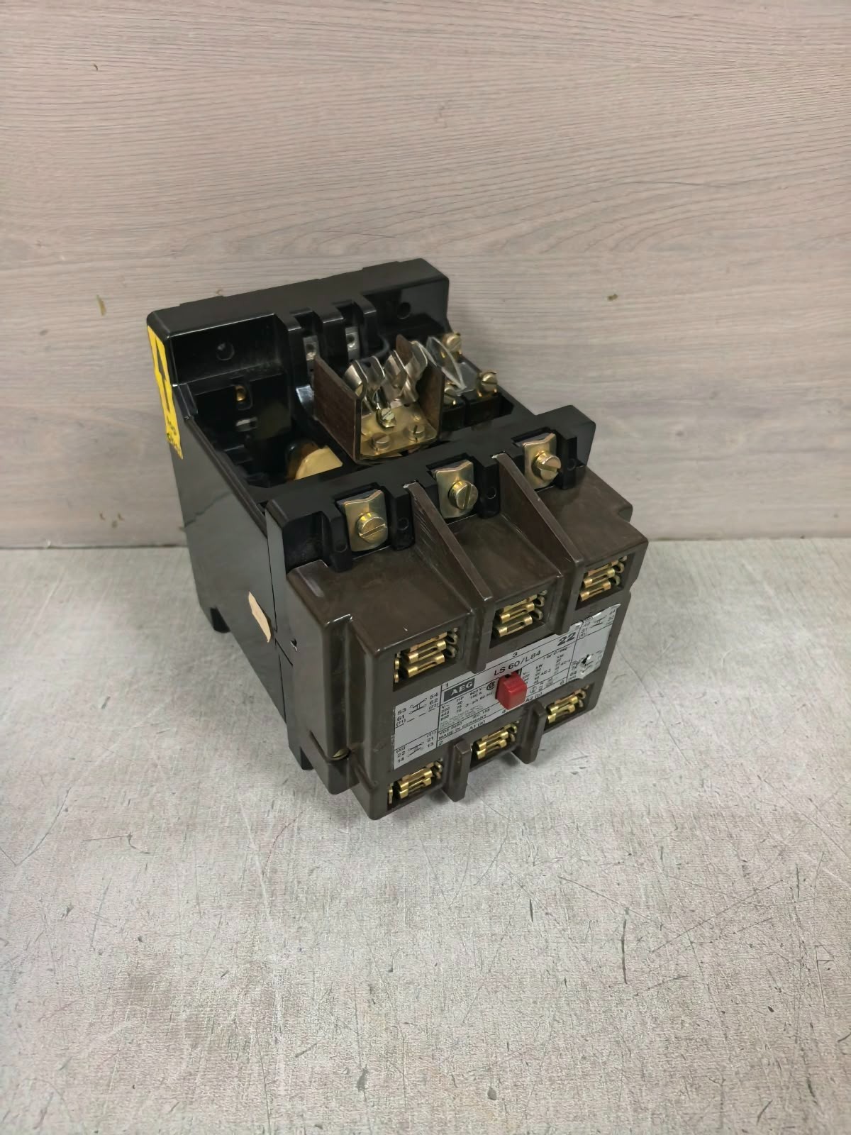 AEG LS 60/L84 AEG LS 60/L84 ELECTRICAL CONTACTOR 3
