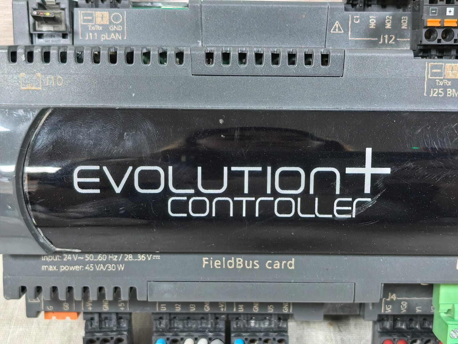 CAREL P+5CVB0A000MM0 REV.2.221 CAREL P+5CVB0A000MM0 REV.2.221 EVOLUTION + CONTROLLER 3