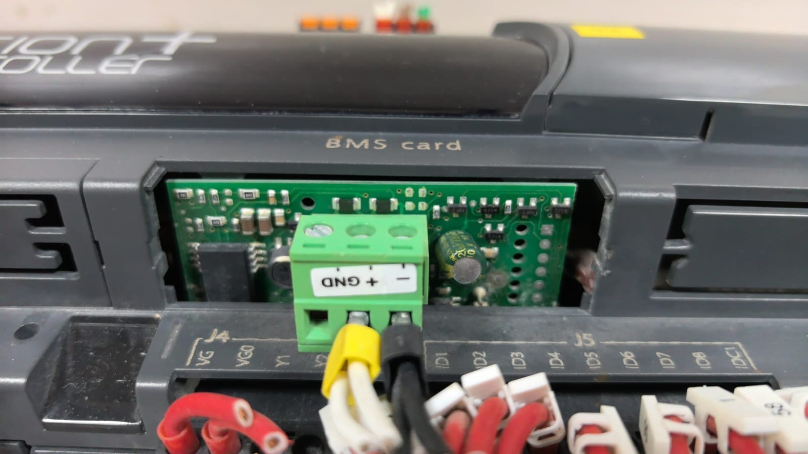 CAREL P+5CVB0A000MM0 REV.2.221 CAREL P+5CVB0A000MM0 REV.2.221 EVOLUTION + CONTROLLER 9