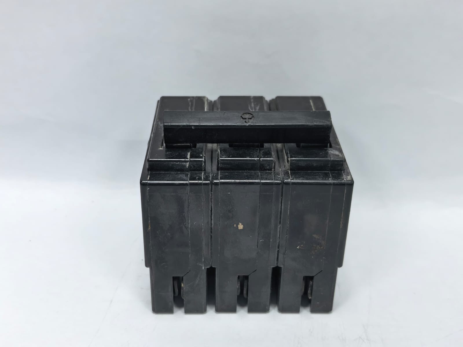Mitsubishi Electric HBH-P MITSUBISHI HBH-P CIRCUIT BREAKER AC450V 6